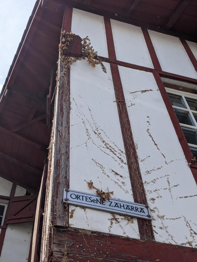 Ferienwohnung Ortesene Zaharea Hasparren Exterior foto